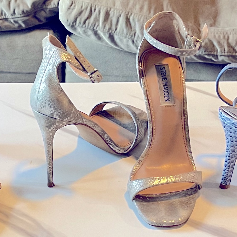 Steve Madden Silver Snake Open Toe Heel - Size 7.5